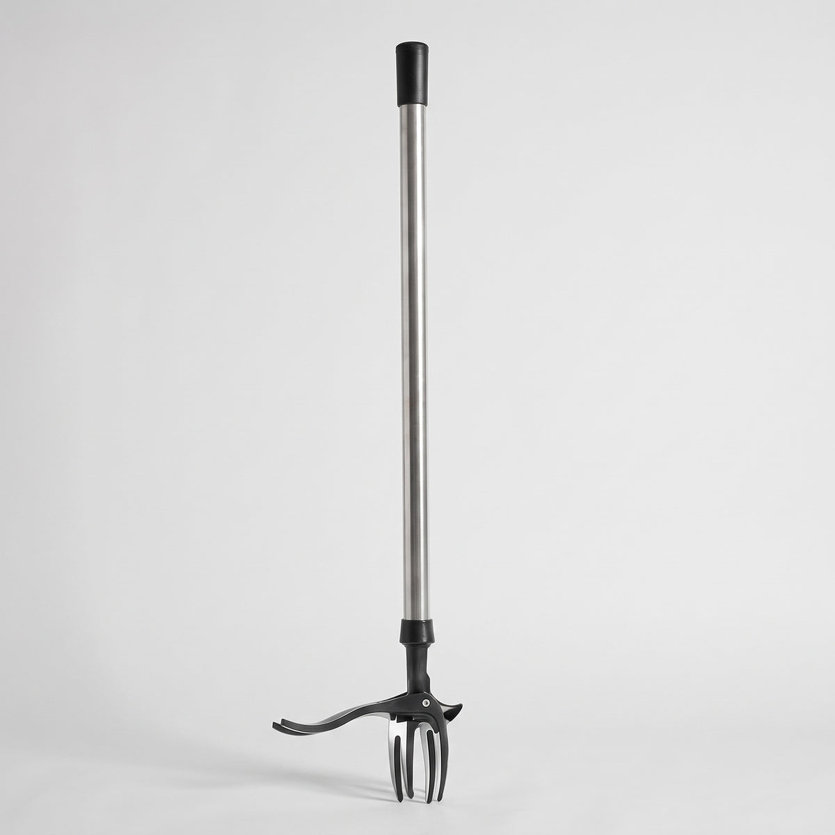 Weed puller tool with 112cm stainless steel handle, four-claw steel head and curved foot lever
