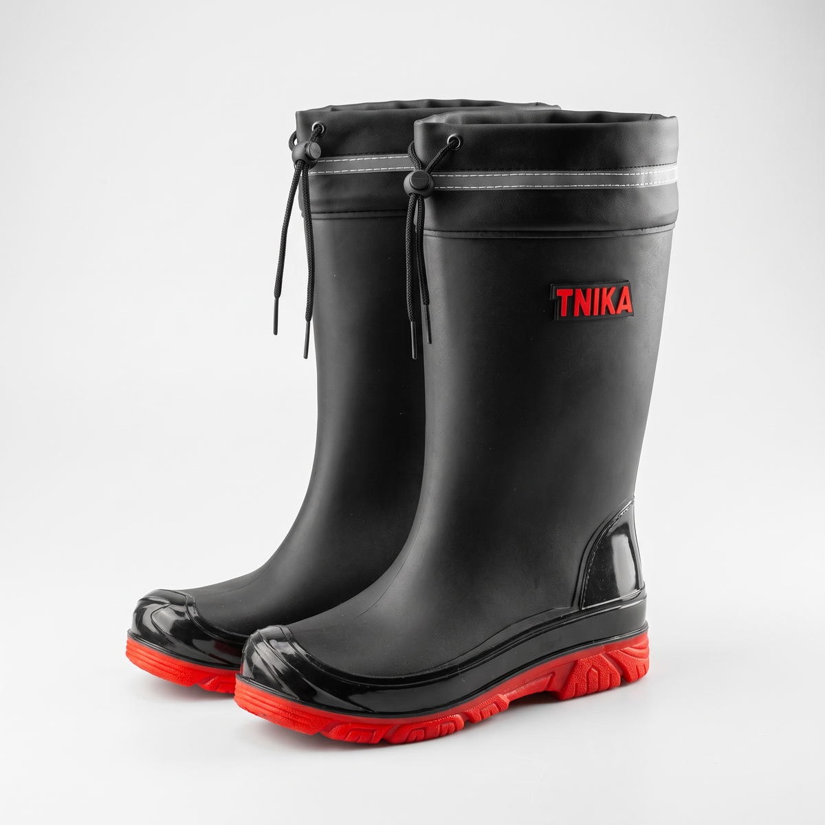 Men's mid-calf wellies in black with a red sole, a drawstring top and a reflective band