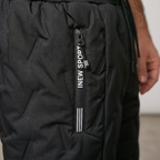 04b-feature-zip-pocket