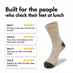 Four illustrative customer review cards about blisters, odour and the socks staying up