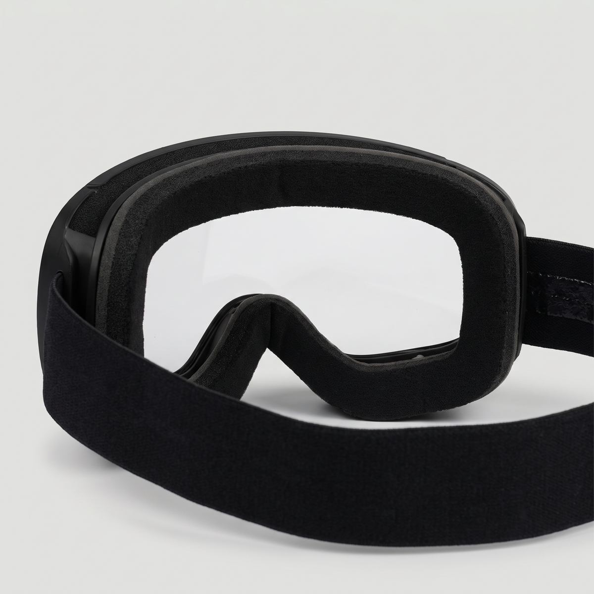 Inside of the ski goggles: three-layer foam padding and clear inner lens