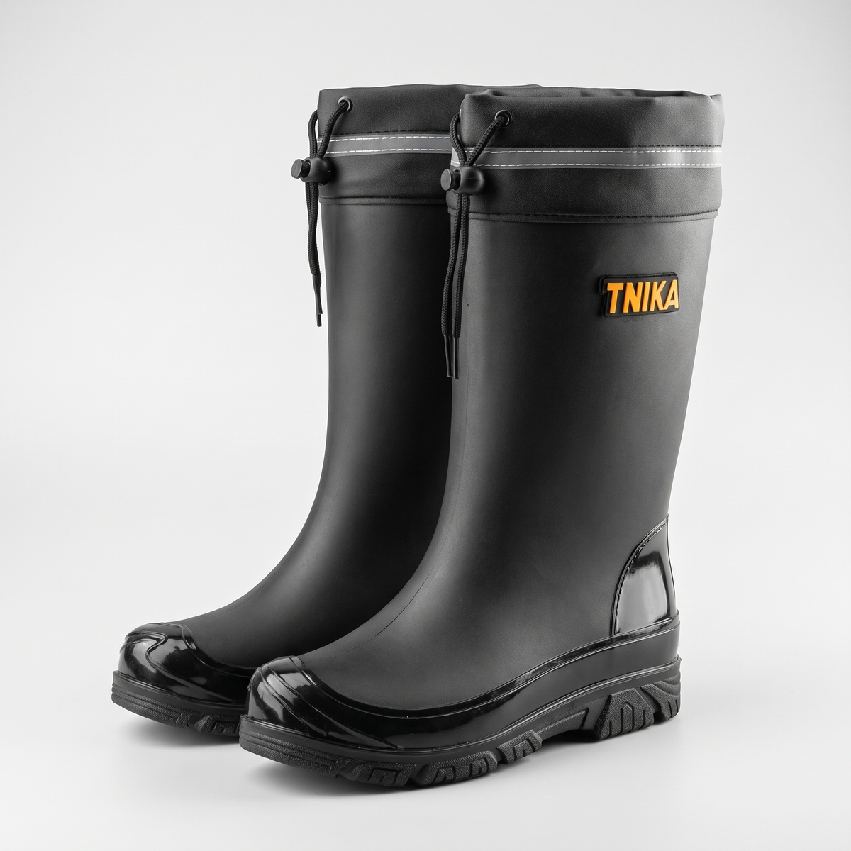 Men's mid-calf wellies in all black with a drawstring top and a reflective band