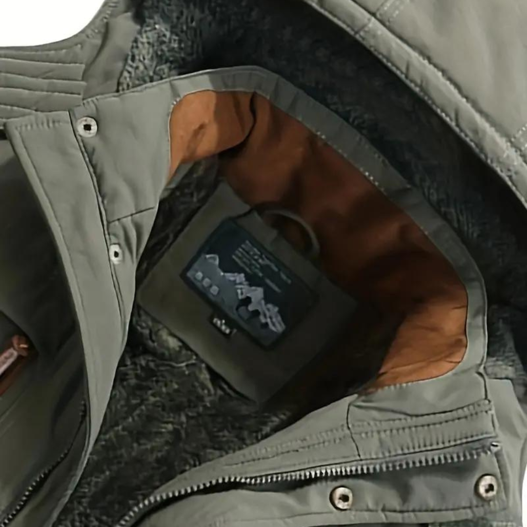 Insulated Outdoor Jacket | Weather-Ready Layer for Autumn & Winter