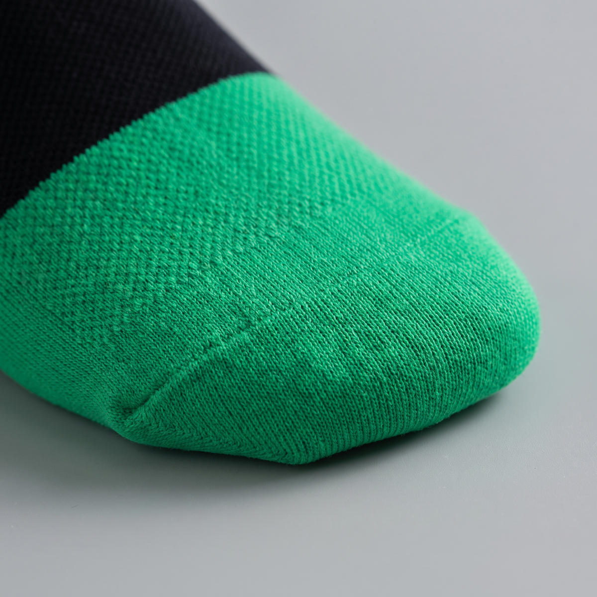 Close up of the hand-linked flat toe closure