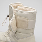 Close-up of the hook and loop collar strap and plush lining